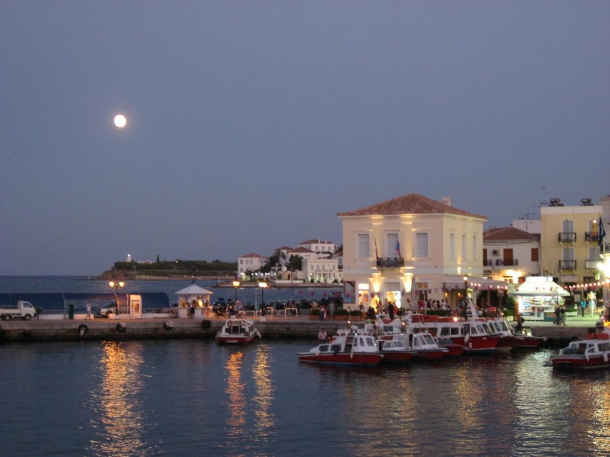 Summer House In Spetses Eksteriør billede